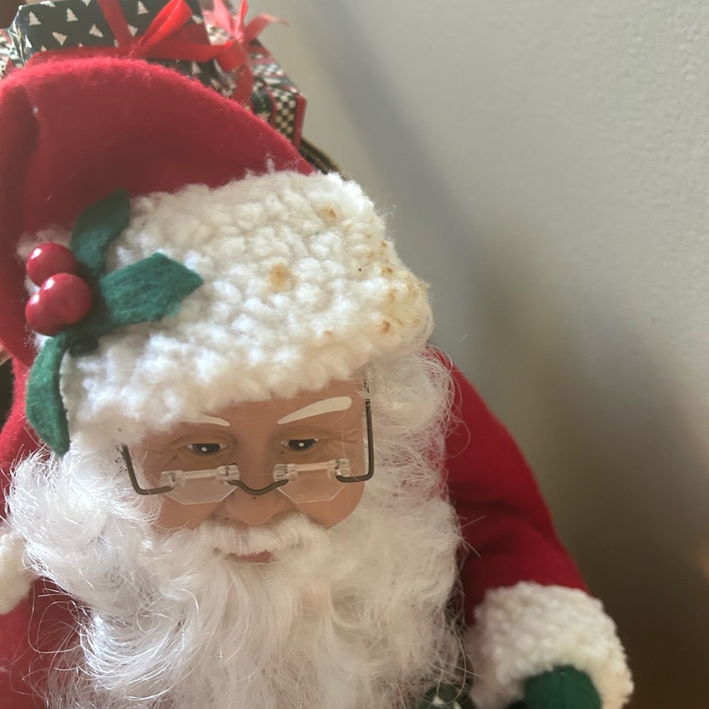 Vintage animatronic Christmas decor Santa in his sleigh - Picture 5 of 7